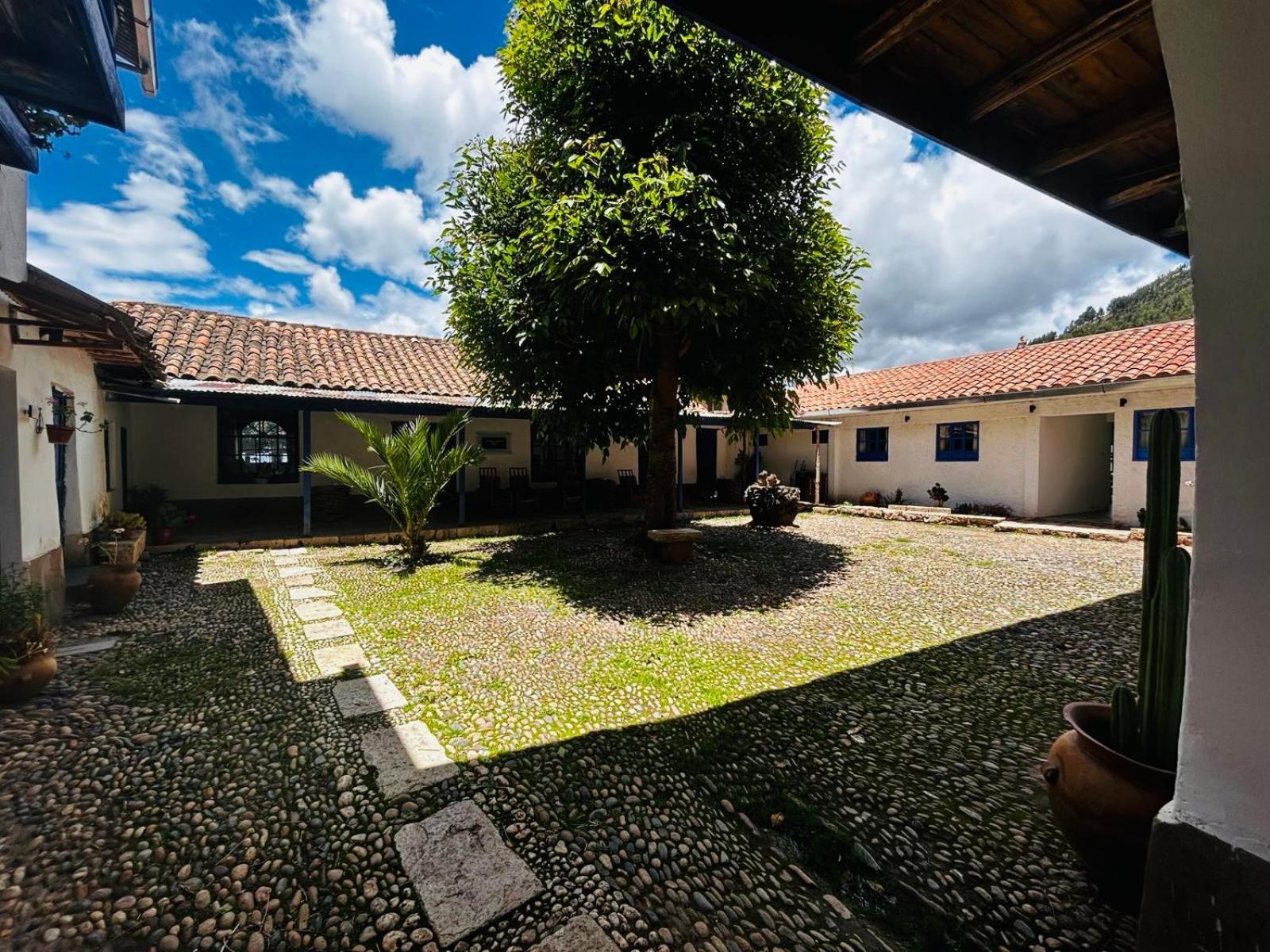 Casona Checacupe Hotel Exterior photo